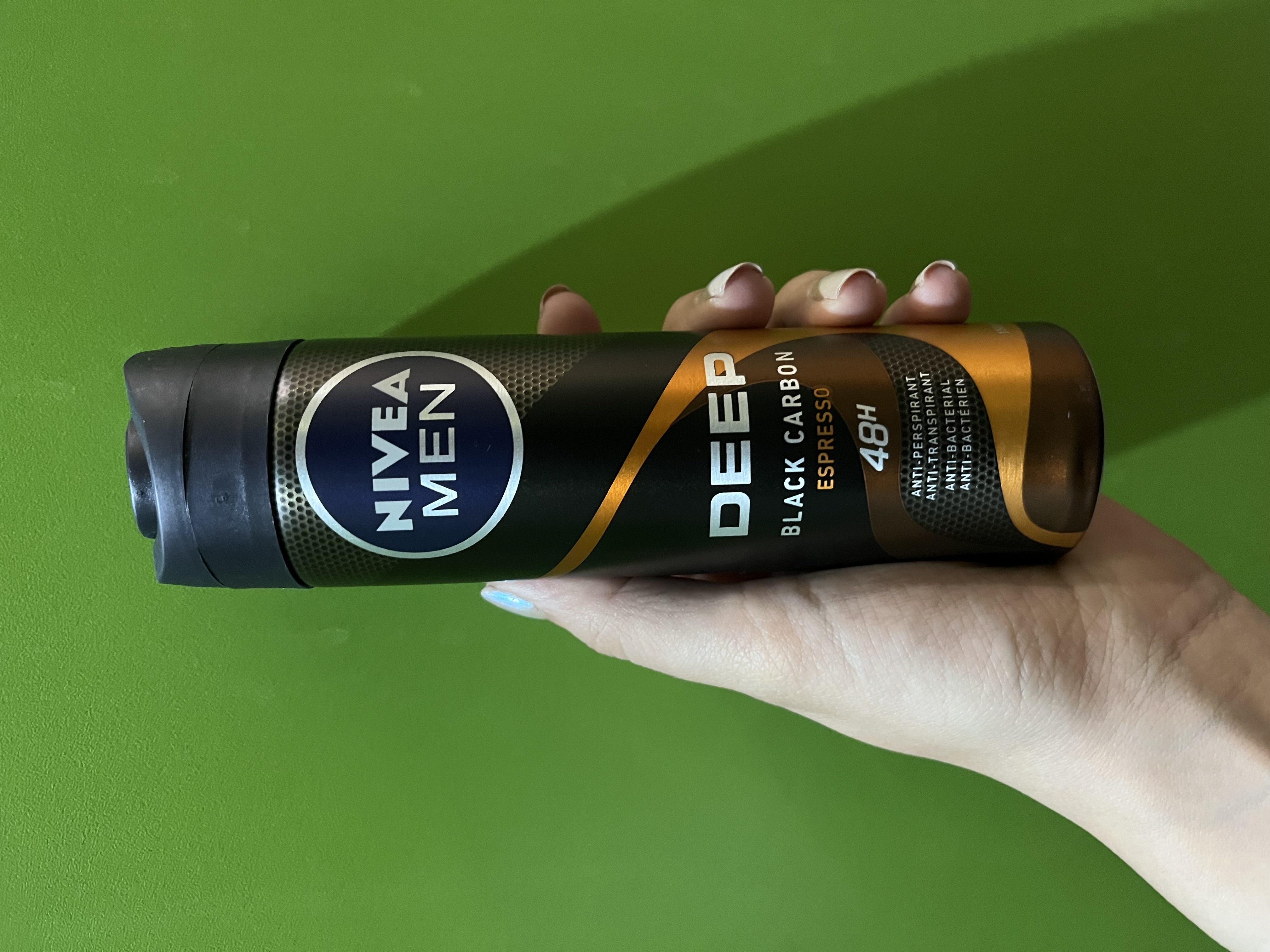 اسپری ضد تعریق مردانه نیوا 48 ساعته مدل Deep Black Carbon Espresso حجم 150 میلی لیتر