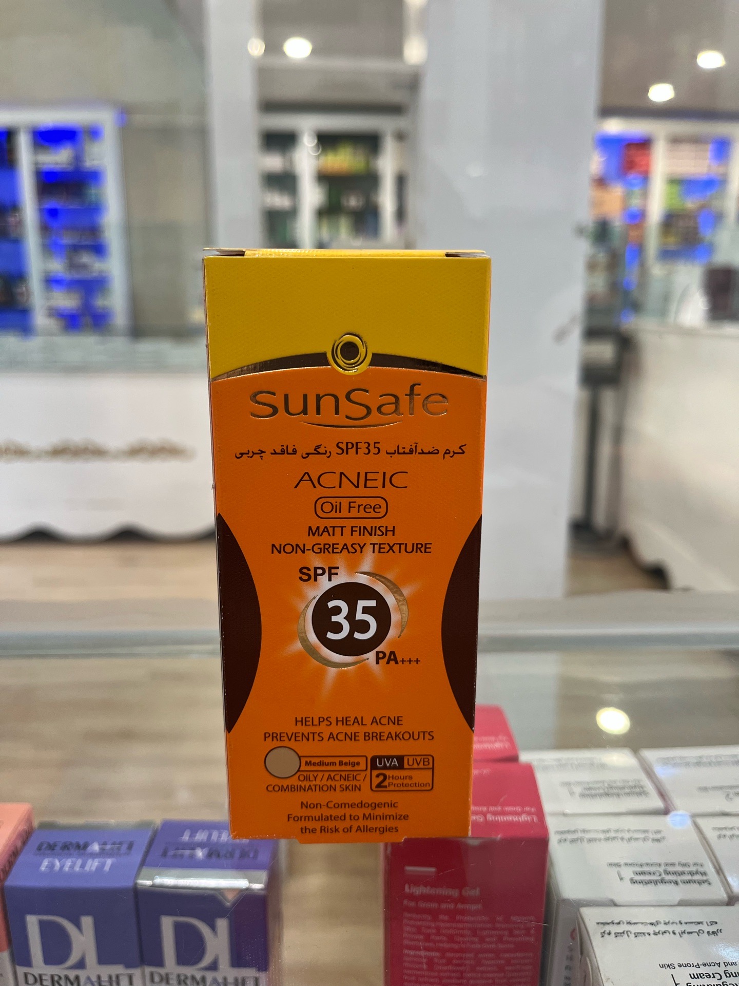 ضد آفتاب رنگی فاقد چربی +SPF35 50 میلی لیتر/ بژ لایت سان سیف