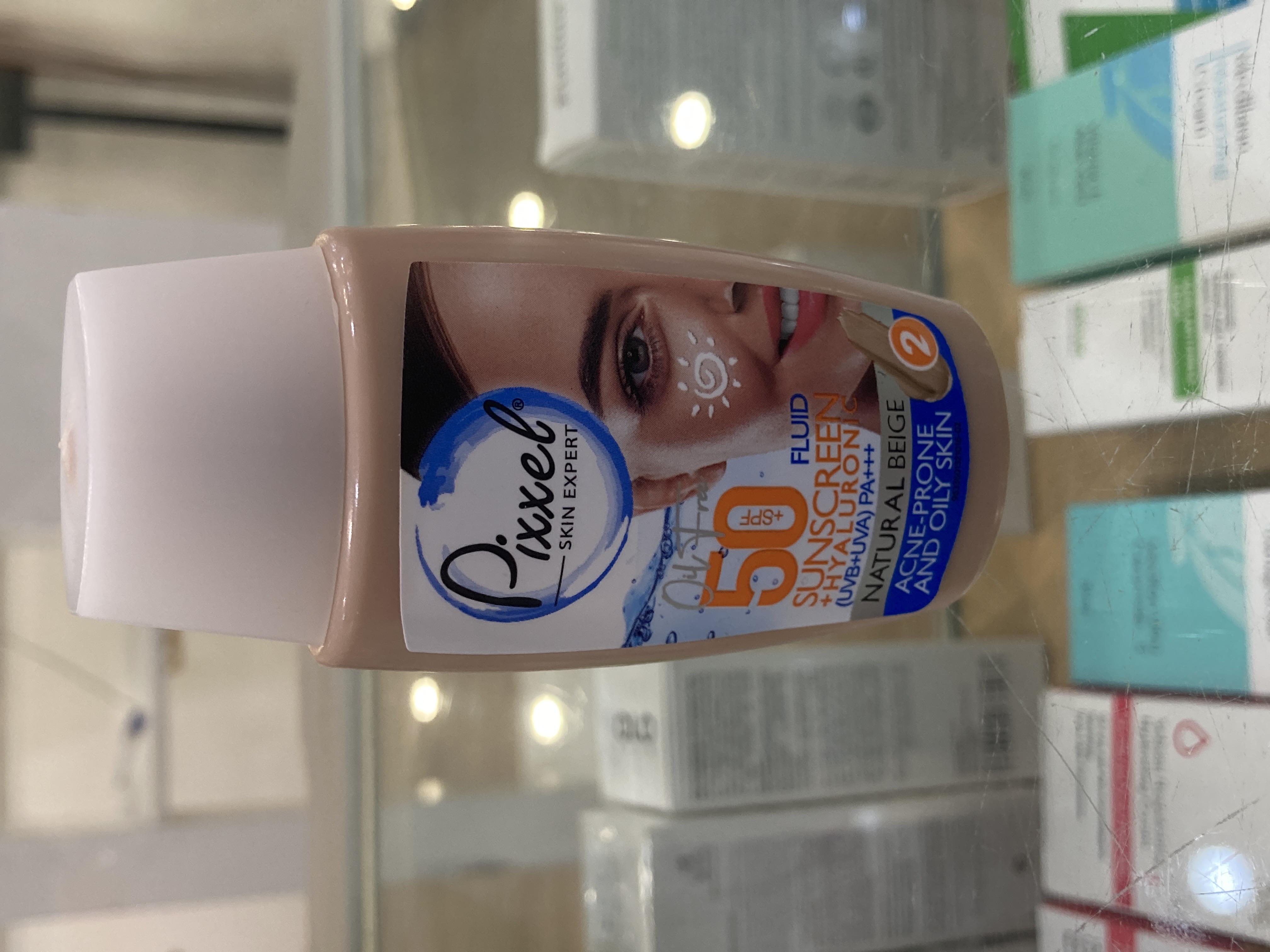 کرم ضد آفتاب رنگی پیکسل با SPF50 مناسب پوست های چرب،جوش دار و مختلط با 50 میلی لیتر/بژ طبیعی