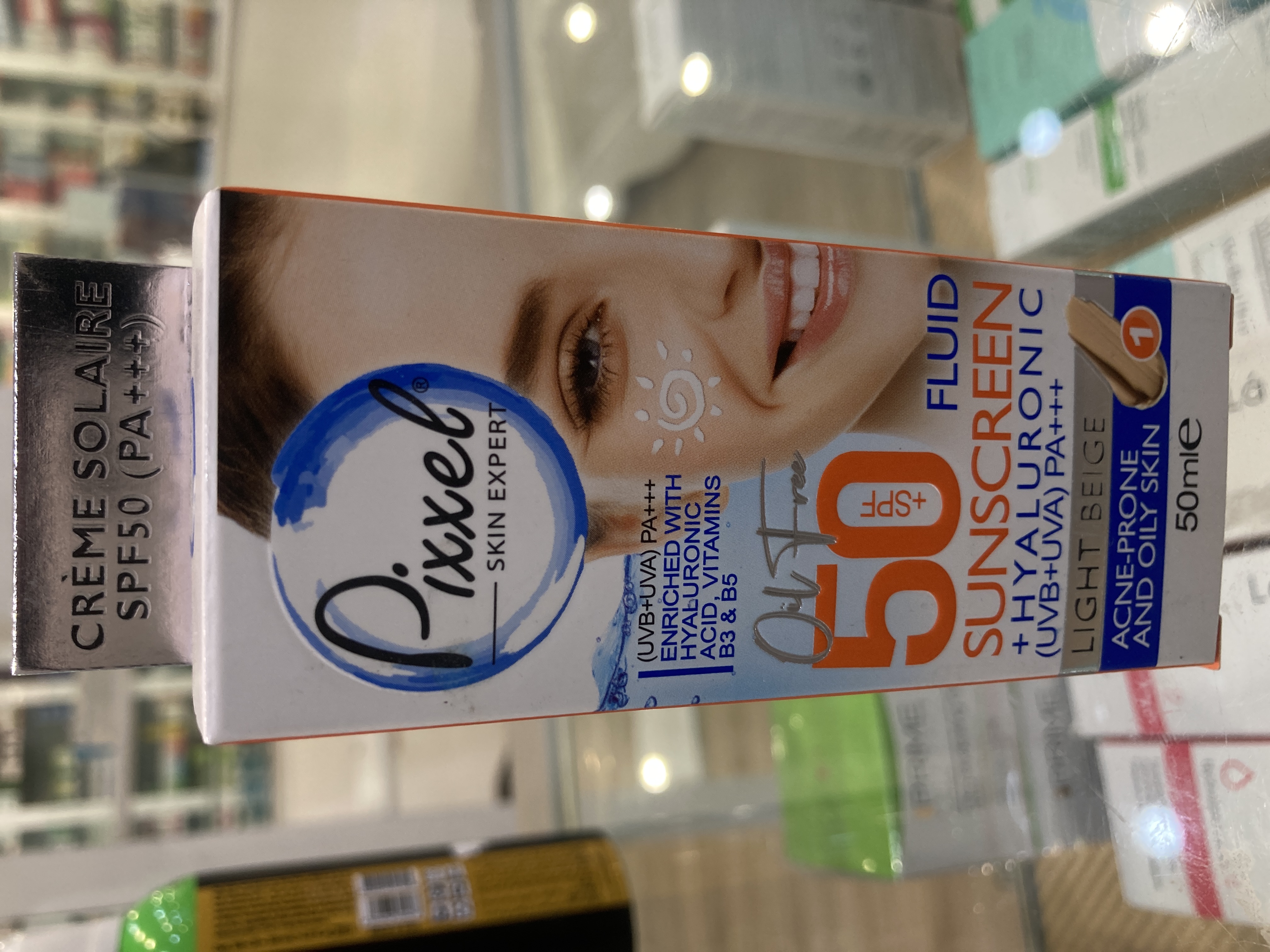 کرم ضد آفتاب رنگی پیکسل با SPF50 مناسب پوست های چرب،جوش دار و مختلط با 50 میلی لیتر/بژ روشن