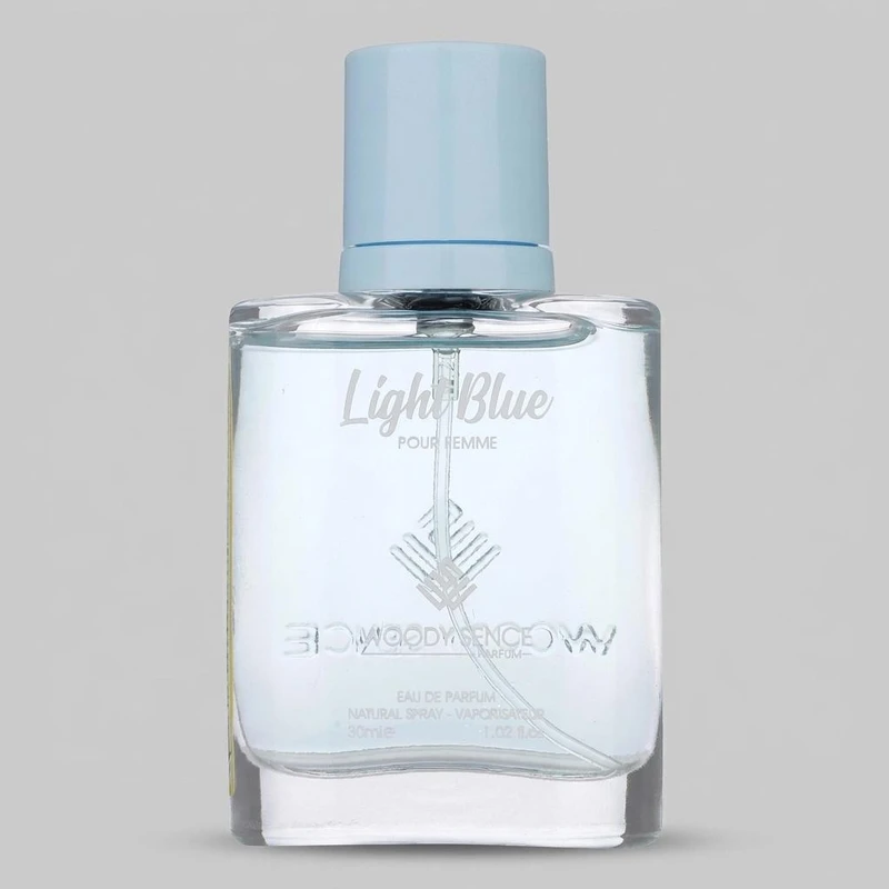 عطر جیبی زنانه وودی سنس مدل Light Blue حجم 30 میلی‌لیتر با رایحه گلی، طبیعت، شیرین و خوراکی مناسب فصل پاییز و زمستان